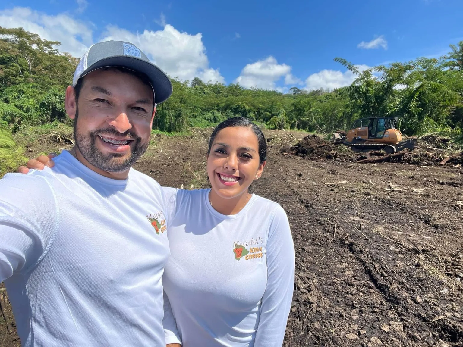 People behind Magaña's Kona Coffee at the farm